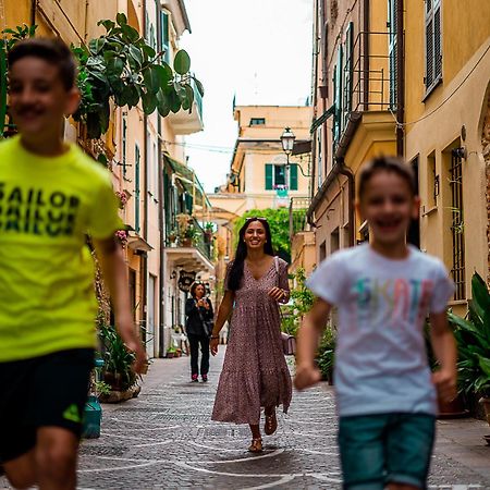 Hotel Continental Pietra Ligure Dış mekan fotoğraf