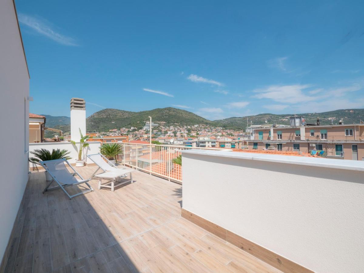 Hotel Continental Pietra Ligure Dış mekan fotoğraf