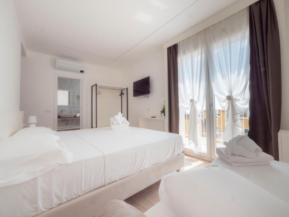 Hotel Continental Pietra Ligure Dış mekan fotoğraf