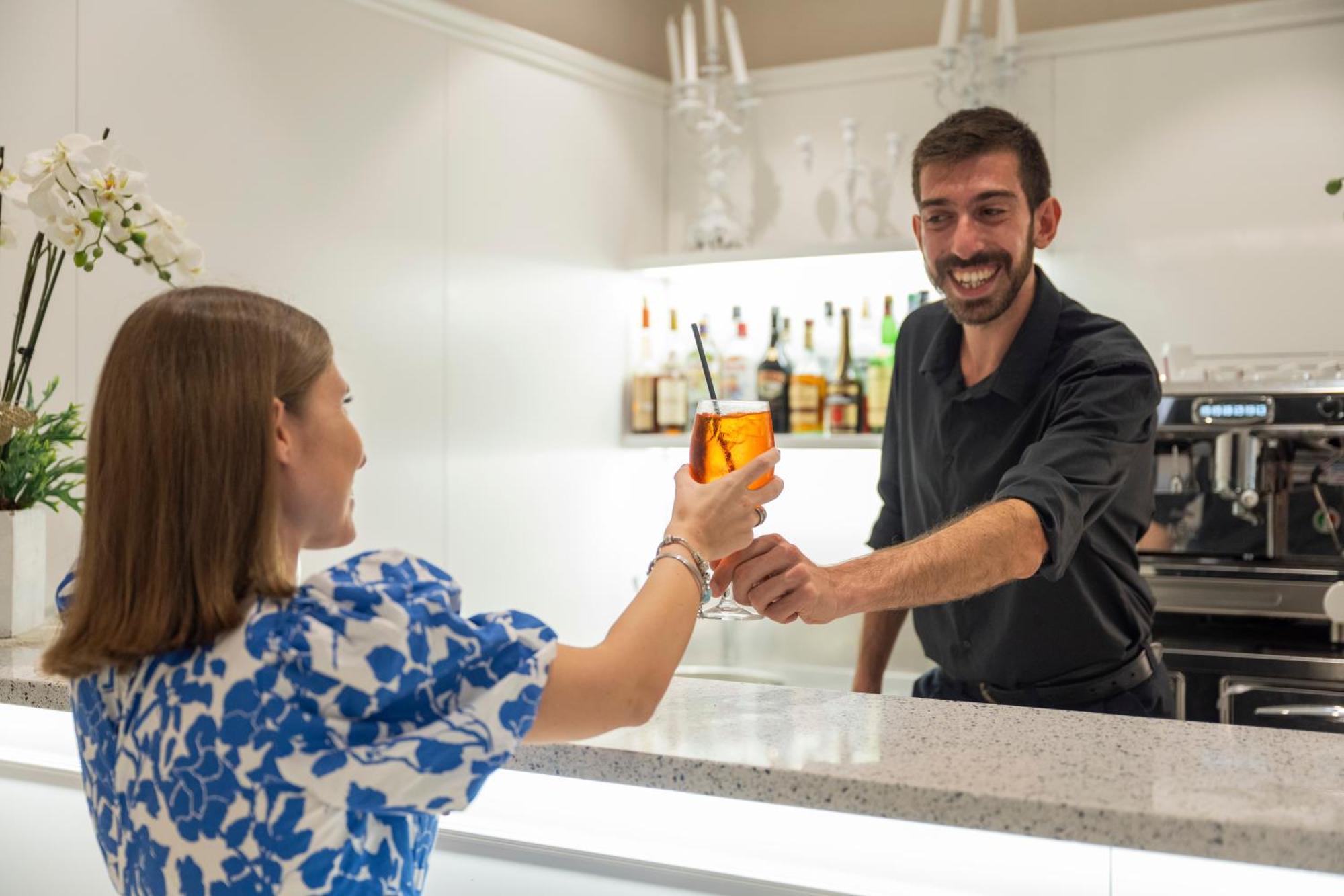 Hotel Continental Pietra Ligure Dış mekan fotoğraf