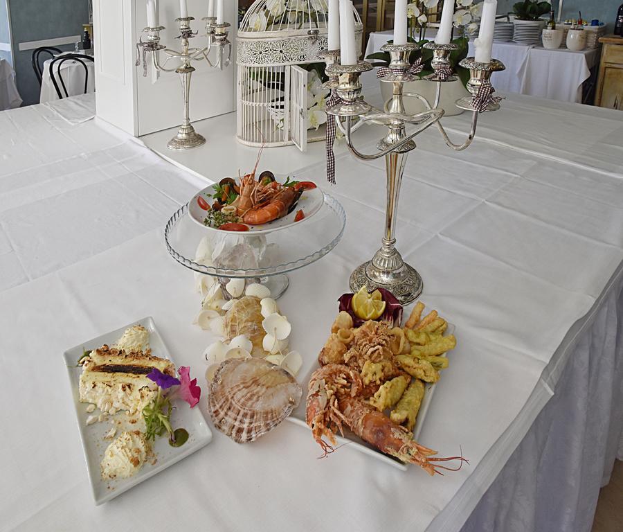Hotel Continental Pietra Ligure Dış mekan fotoğraf
