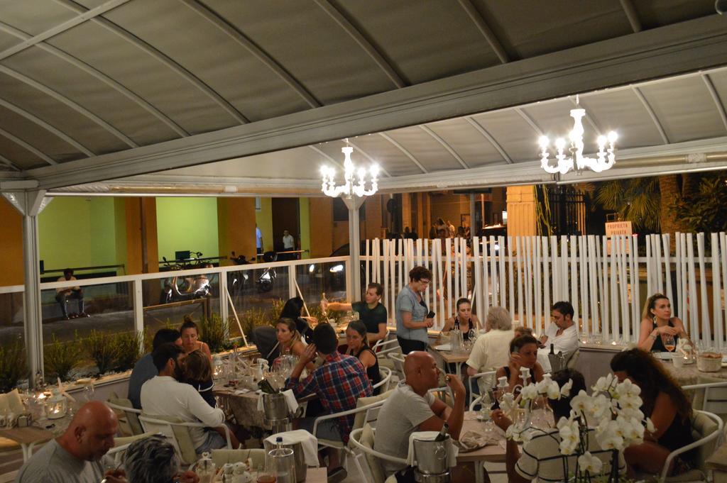 Hotel Continental Pietra Ligure Dış mekan fotoğraf