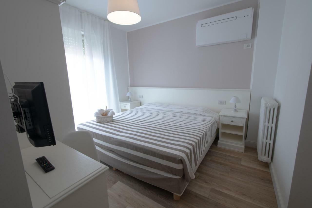 Hotel Continental Pietra Ligure Dış mekan fotoğraf