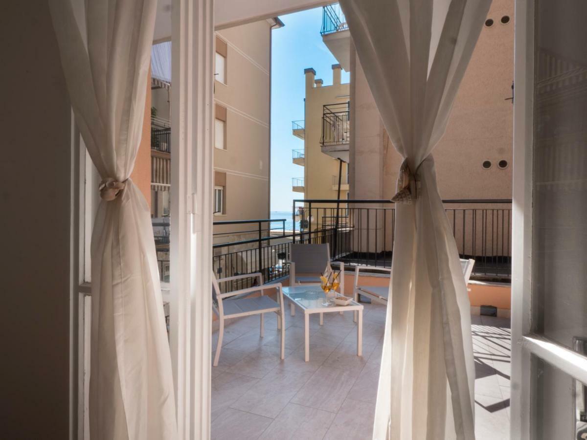 Hotel Continental Pietra Ligure Dış mekan fotoğraf